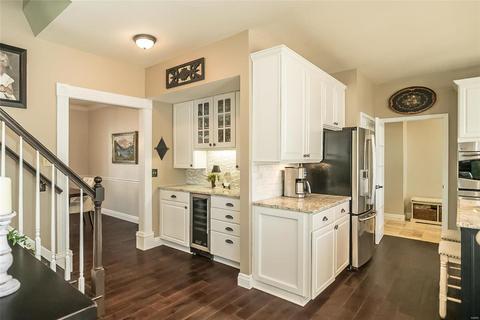 569 Castle Ridge Dr, Ballwin, MO 63021 photo 17