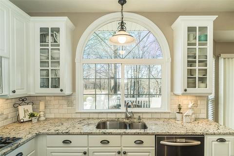 569 Castle Ridge Dr, Ballwin, MO 63021 photo 23