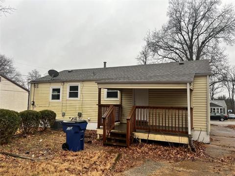 945 Edgehill Dr, Saint Louis, MO 63135 photo 3