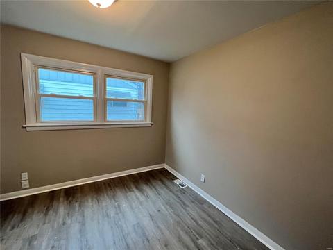 945 Edgehill Dr, Saint Louis, MO 63135 photo 6