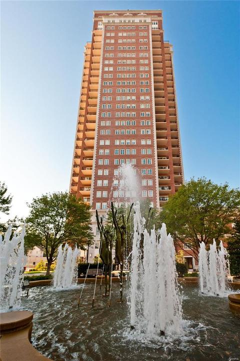 150 Carondelet Plz #2202, Clayton, MO 63105