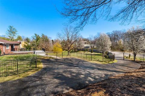 957 Sulphur Spring Rd, Ballwin, MO 63021 photo 4