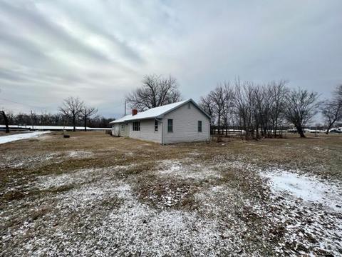 75 C St, Orchard Farm, MO 63301 photo 2