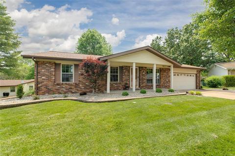 5760 Chatport Dr, Saint Louis, MO 63129