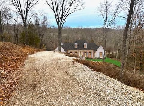 747 Heatherstone Dr, High Ridge, MO 63049