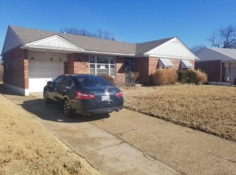 9382 Hathaway Dr, Jennings, MO 63136