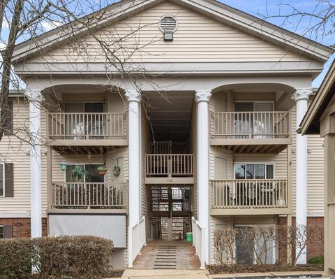 725 Ridgeside Dr #B, Ballwin, MO 63021 photo 1