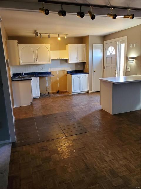 105 Carmel Woods Dr, Ellisville, MO 63021 photo 4