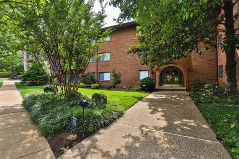 303 N Meramec Ave #302, Clayton, MO 63105