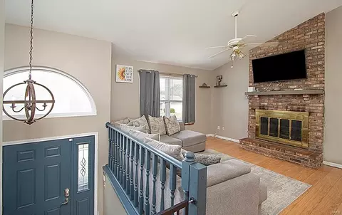 14 Mallard Pointe Dr, O'fallon, MO 63368 photo 4