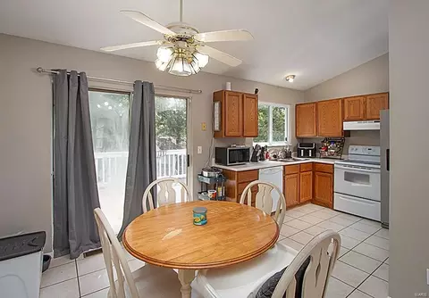 14 Mallard Pointe Dr, O'fallon, MO 63368 photo 9