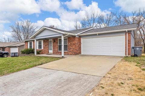 22 Chip Dr, O'fallon, MO 63366 photo 2