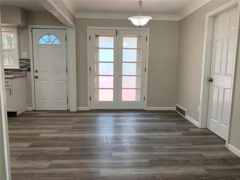305 Day Dr, Saint Louis, MO 63135 photo 5