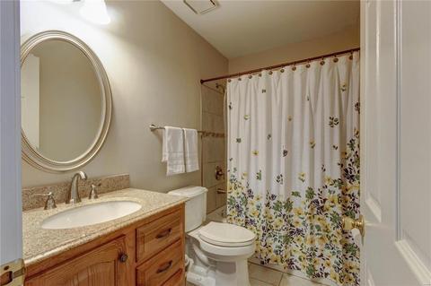 564 Woodlyn Xing, Ballwin, MO 63021 photo 38