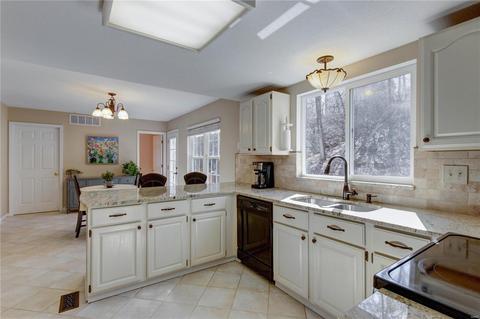 564 Woodlyn Xing, Ballwin, MO 63021 photo 24