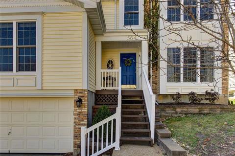 564 Woodlyn Xing, Ballwin, MO 63021 photo 5