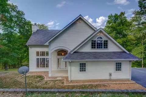 5045 Highland View Dr, Wildwood, MO 63069
