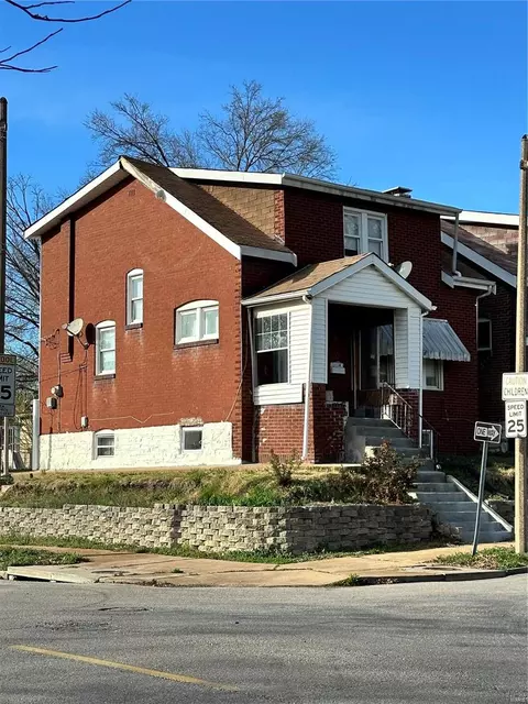 4747 Ray Ave, Saint Louis, MO 63116