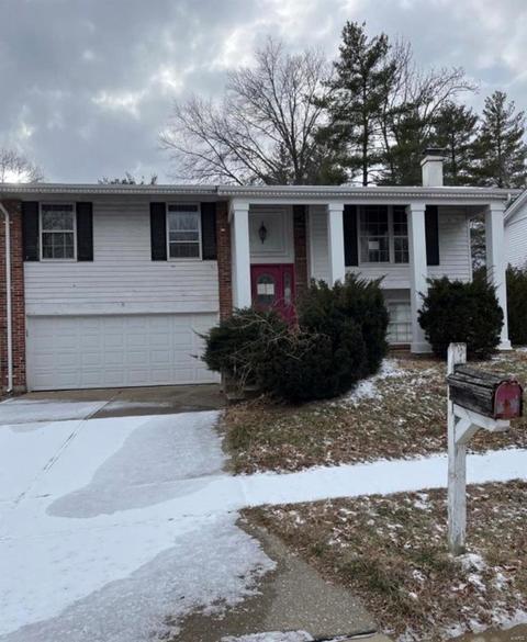 279 Village Meadow Dr, Ballwin, MO 63021 photo 1