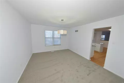 572 Enchanted Pkwy, Manchester, MO 63021 photo 8