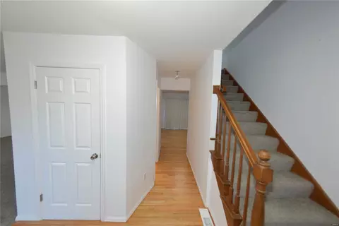 572 Enchanted Pkwy, Manchester, MO 63021 photo 3