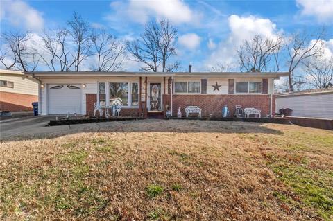 400 Saint Edward Ln, Florissant, MO 63033