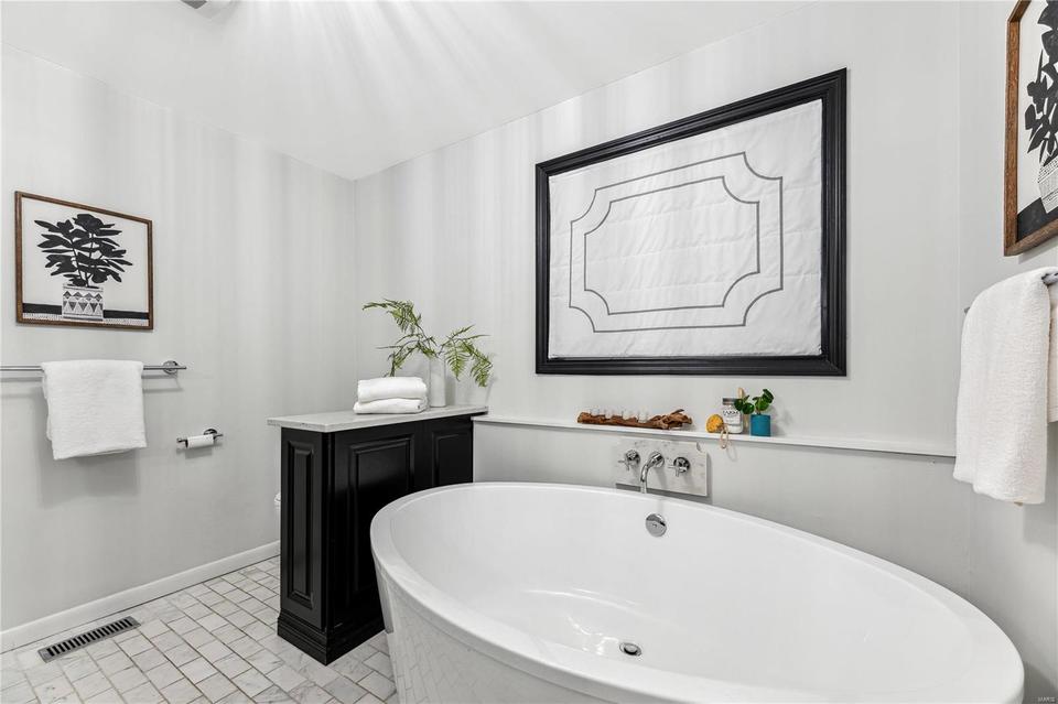  30 Williamsburg Rd, Saint Louis, MO 63141 photo 12