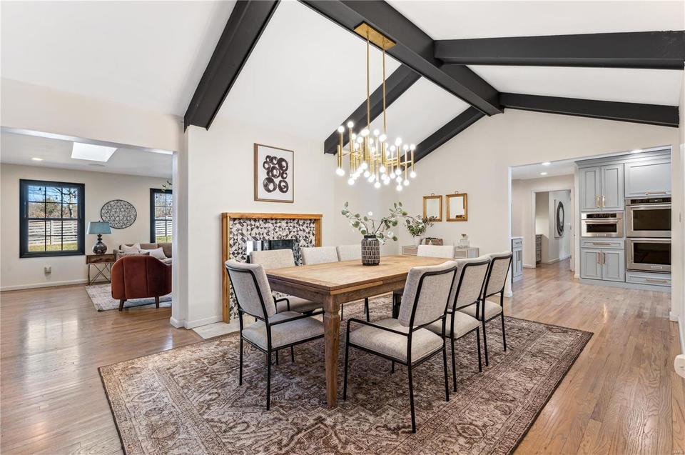  30 Williamsburg Rd, Saint Louis, MO 63141 photo 7