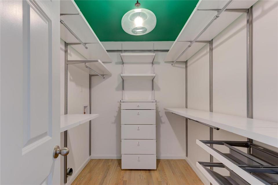  30 Williamsburg Rd, Saint Louis, MO 63141 photo 13