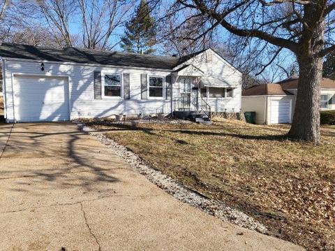 1147 Grenshaw Dr, Saint Louis, MO 63137