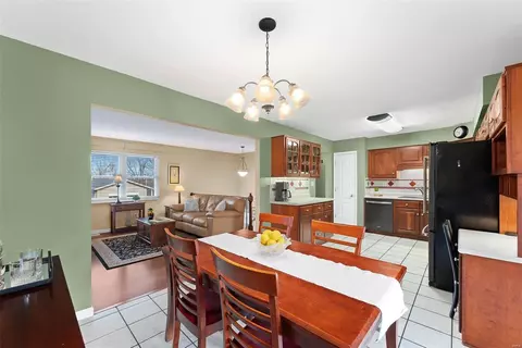 317 Capri Dr, O'fallon, MO 63366 photo 9