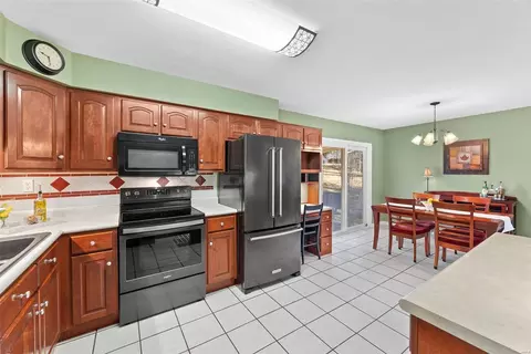 317 Capri Dr, O'fallon, MO 63366 photo 14