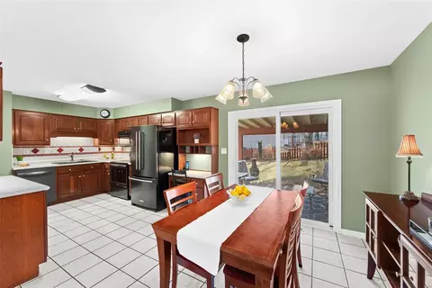 317 Capri Dr, O'fallon, MO 63366 photo 6