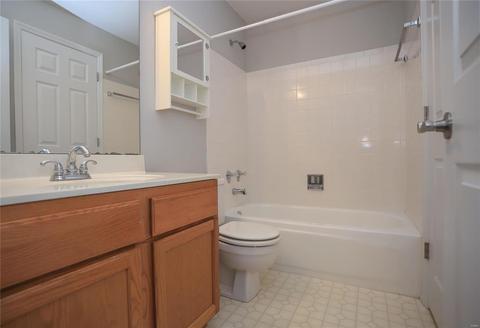 1315 Holgate Dr #D, Ballwin, MO 63021 photo 8