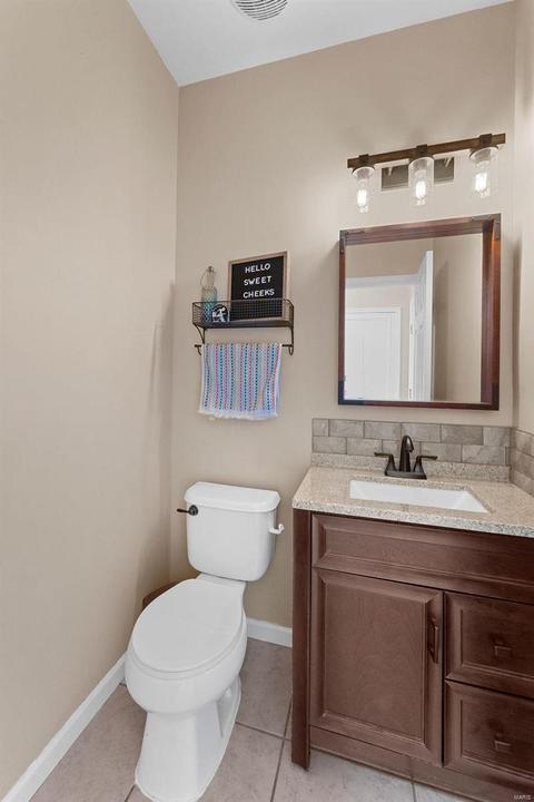 1402 Tisbury Cir, O'fallon, MO 63366 photo 15