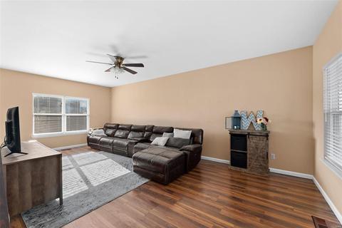 1402 Tisbury Cir, O'fallon, MO 63366 photo 11