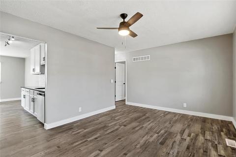 108 Pebble Creek Dr, O'fallon, MO 63366 photo 2