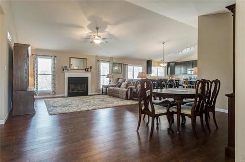 708 Jamesport Dr, O'fallon, MO 63366 photo 4