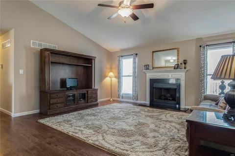 708 Jamesport Dr, O'fallon, MO 63366 photo 6