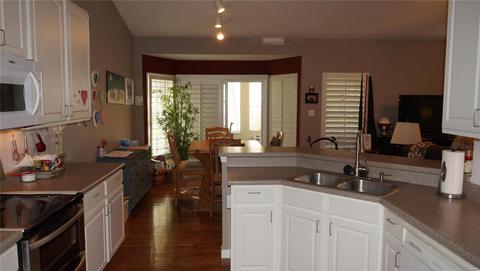 11 Eagle Bluff Ln, Saint Charles, MO 63303 photo 9