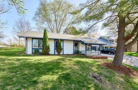 405 Echo Hill Dr, Ballwin, MO 63021 photo 2
