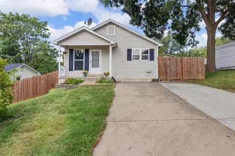 2421 N 7th St, Saint Charles, MO 63301