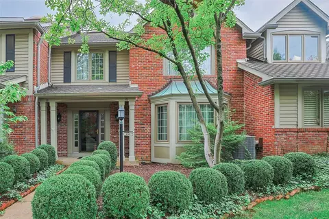 439 Conway Meadows Dr, Chesterfield, MO 63017