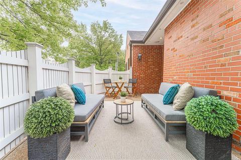 8100 Pershing Ave, Saint Louis, MO 63105 photo 41