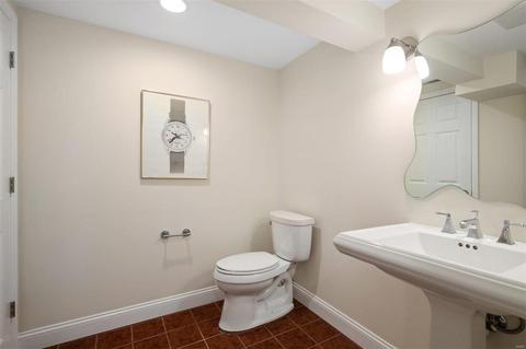 8100 Pershing Ave, Saint Louis, MO 63105 photo 40