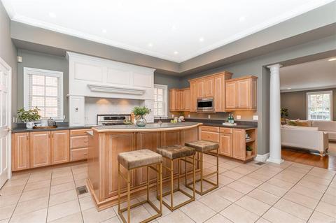 8100 Pershing Ave, Saint Louis, MO 63105 photo 19