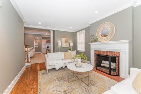 8100 Pershing Ave, Saint Louis, MO 63105 photo 5