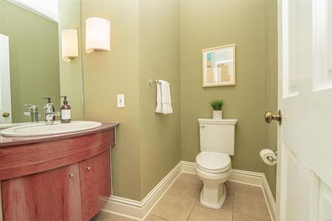8100 Pershing Ave, Saint Louis, MO 63105 photo 25