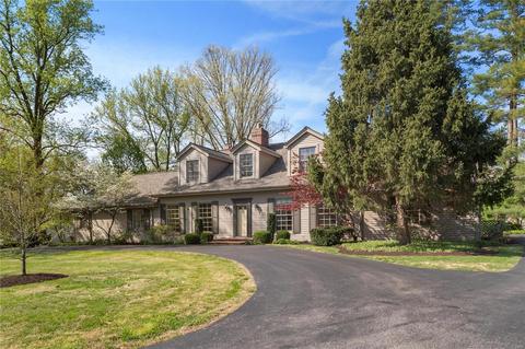 2 Bennington Ln, Ladue, MO 63124