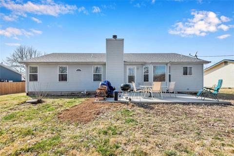 3236 Mango Dr, Saint Charles, MO 63301 photo 2